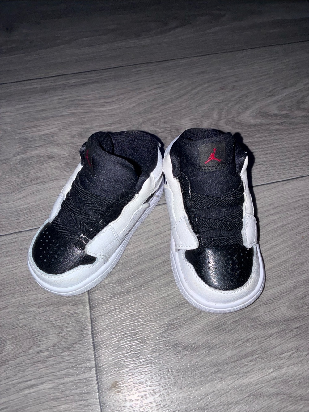 Jordan Kids Black, White & Red Low Top Sneakers size 4c